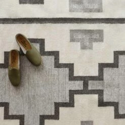 Albán Handwoven Area Rug -US Home Sales 2024 Alban Area Rug Grey 2