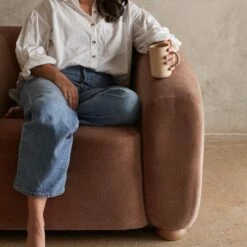 Bay Armchair -US Home Sales 2024 Bay Armchair Cotton Velvet Dusty Mauve Maple 5