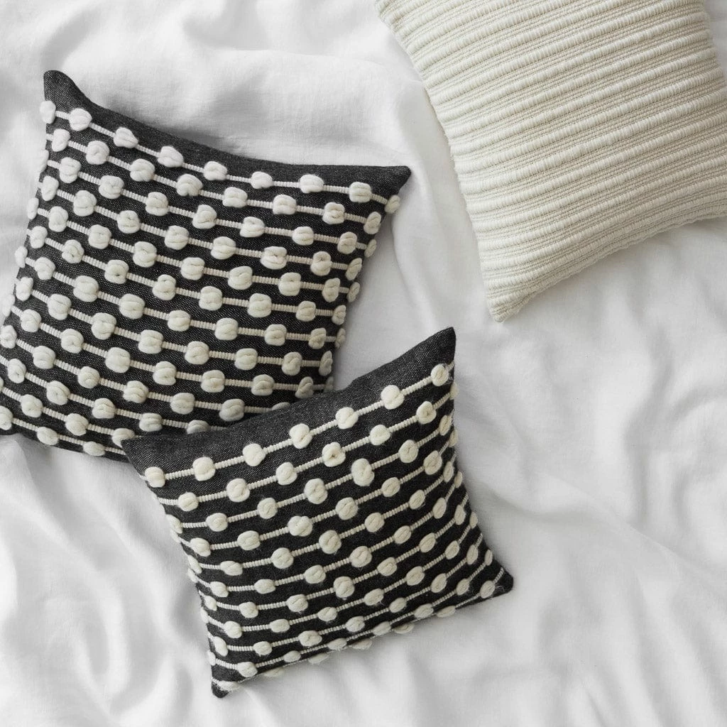 Beso Pillow 4 Beso Pillow - Image 2