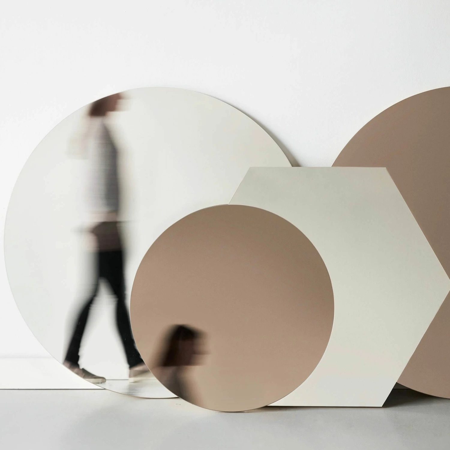 Providencia Mirror - Circle 6 Providencia Mirror - Circle - Image 4