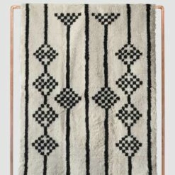Ediz Hand-Knotted Area Rug