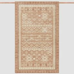 Ekaja Hand-Knotted Accent Rug