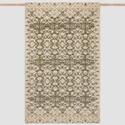 Hanita Hand-Knotted Accent Rug