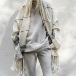 La Brisa Alpaca Throw 20 La Brisa Alpaca Throw -US Home Sales 2024 La Brisa Throw 21