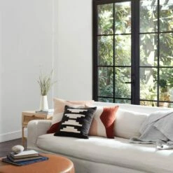 Las Artes Pillow -US Home Sales 2024 Las Artes Pillow 10