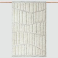 Ustav Hand-Knotted Accent Rug